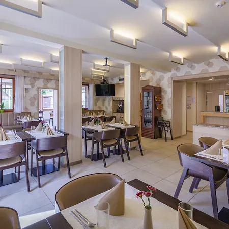 普拉斯健康酒店 酒店 Ludvíkov