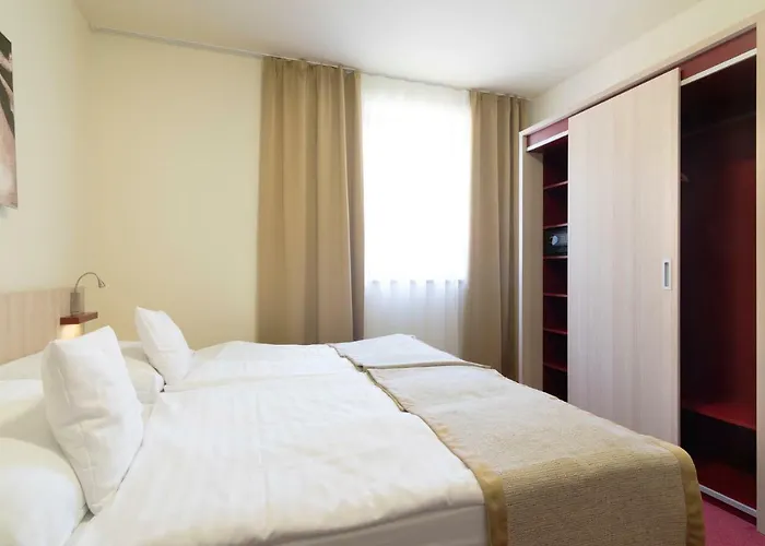 Peras Wellness فندق Ludvíkov